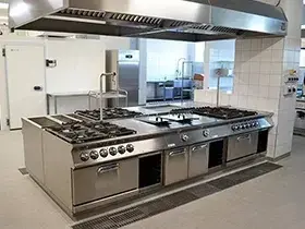 میز کار استیل صنعتی چه کاربردی در آشپزخانه دارد؟